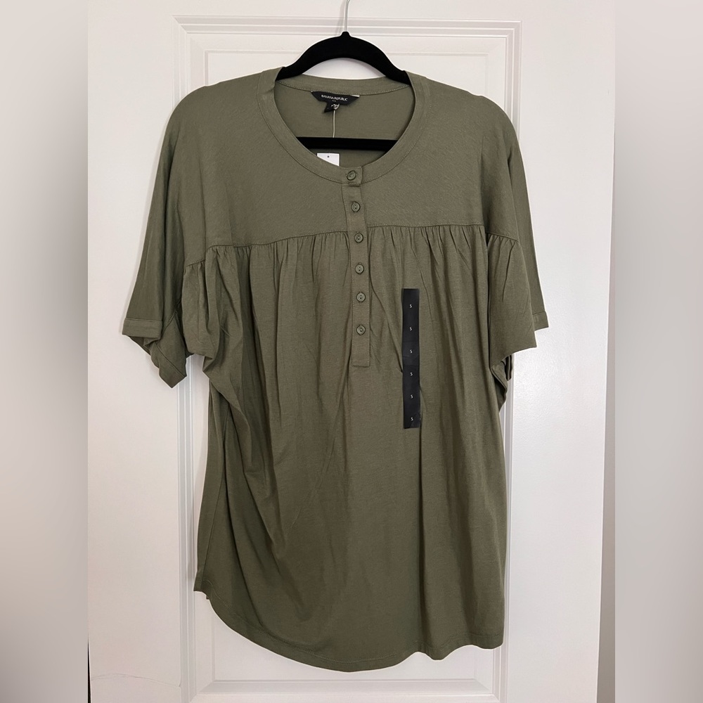 Banana Republic army green shirt